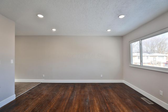 2971 Queensrowe Drive, Columbus, OH 43227