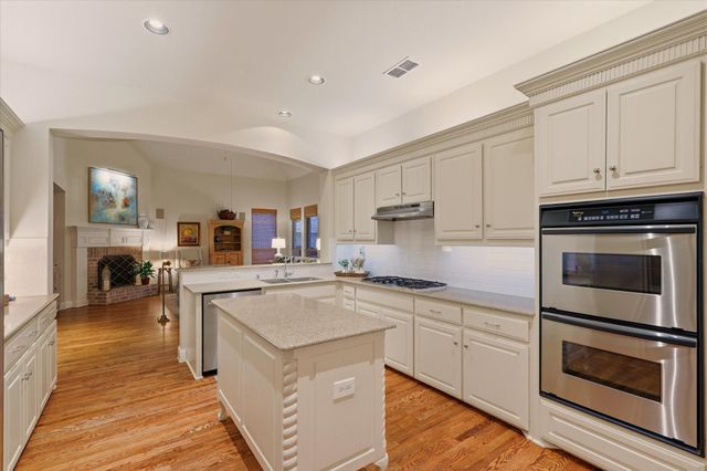 2324 Harrisburg Lane, Plano, TX 75025