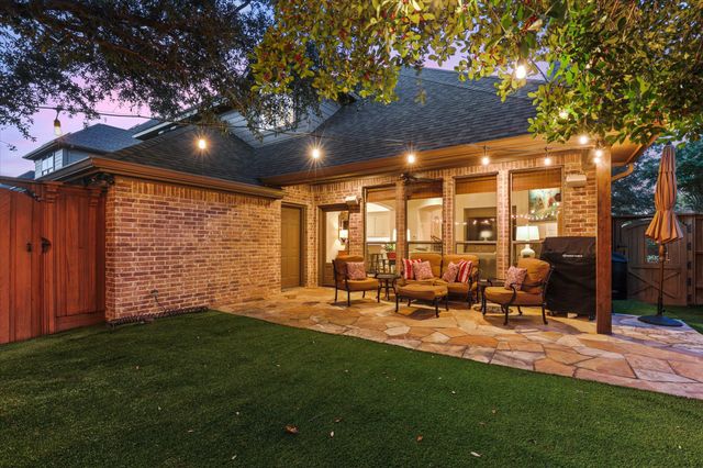 2324 Harrisburg Lane, Plano, TX 75025