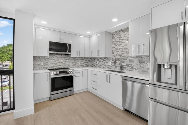 1732 Bridgewood Drive, Boca Raton, FL 33434
