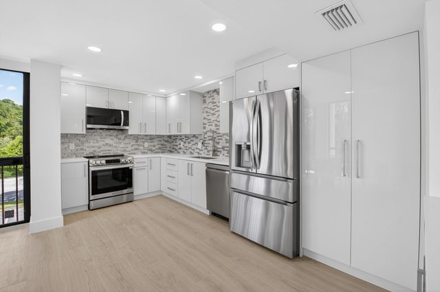 1732 Bridgewood Drive, Boca Raton, FL 33434