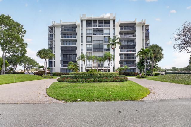1732 Bridgewood Drive, Boca Raton, FL 33434