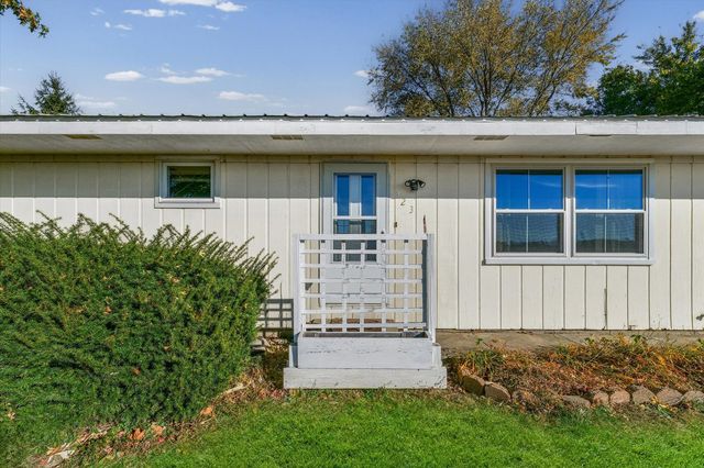 323 N City Line Road, Newman, IL 61942