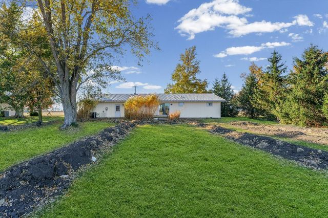 323 N City Line Road, Newman, IL 61942