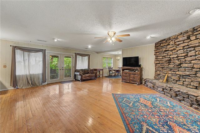1434 Buena Vista Circle, Springdale, AR 72762