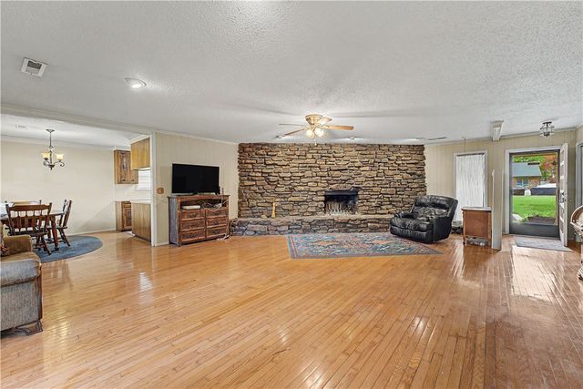 1434 Buena Vista Circle, Springdale, AR 72762