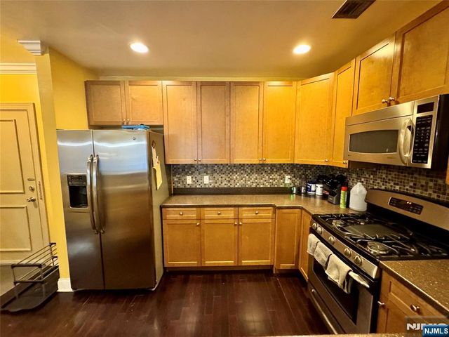 54 Polifly Road 108, Hackensack, NJ 07601