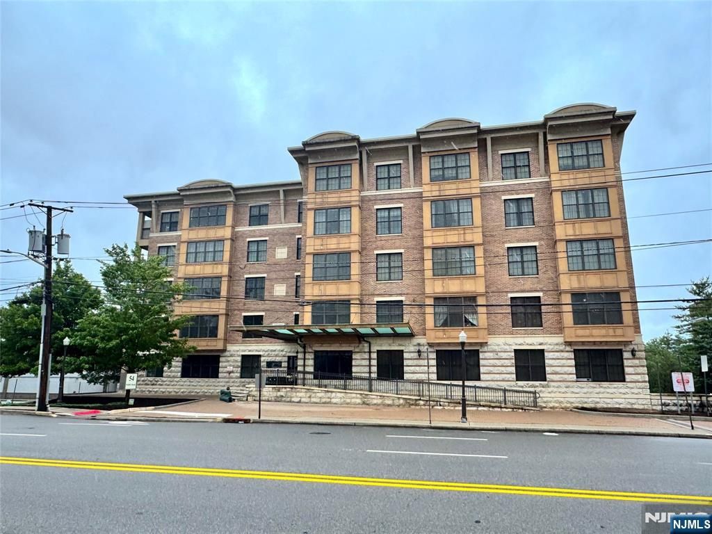 54 Polifly Road 108, Hackensack, NJ 07601
