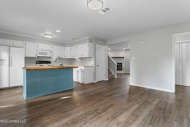 495 Popps Ferry Road, 5, Biloxi, MS 39531