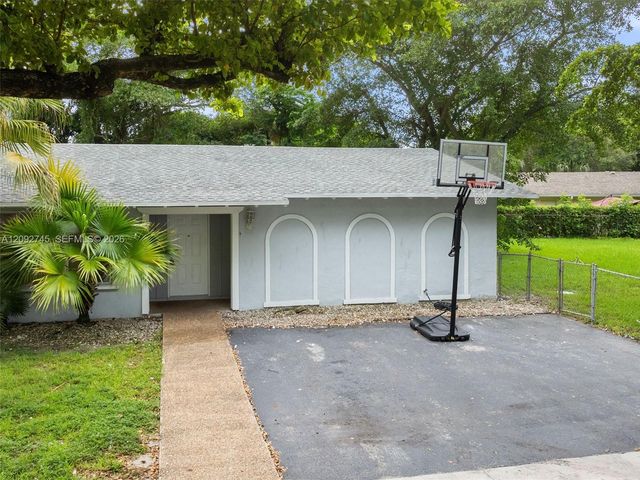 7752 SW 106th Street 7752, Pinecrest, FL 33156