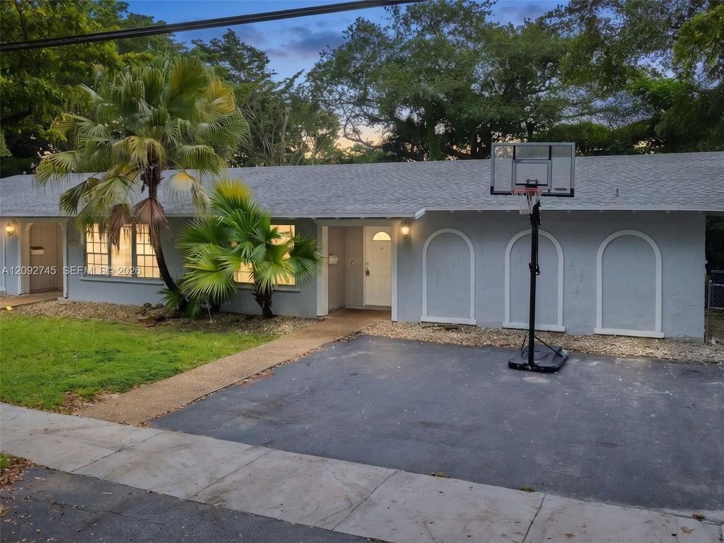 7752 SW 106th Street 7752, Pinecrest, FL 33156