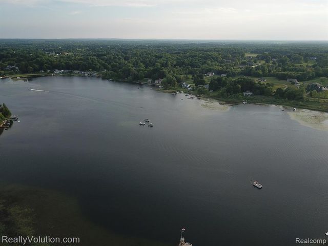 4765 Northway Drive, Attica, MI 48412