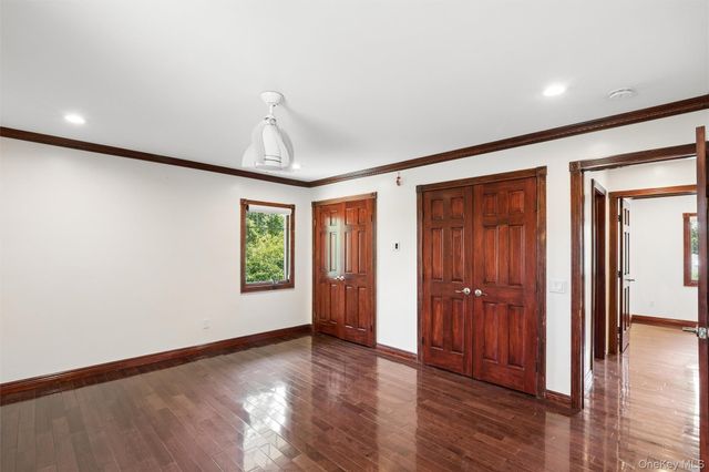 300 Ellen Place, Jericho, NY 11753