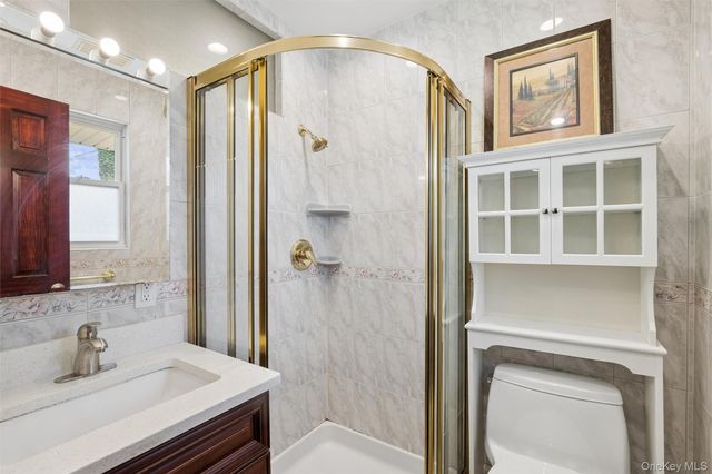 300 Ellen Place, Jericho, NY 11753