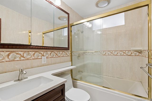 300 Ellen Place, Jericho, NY 11753