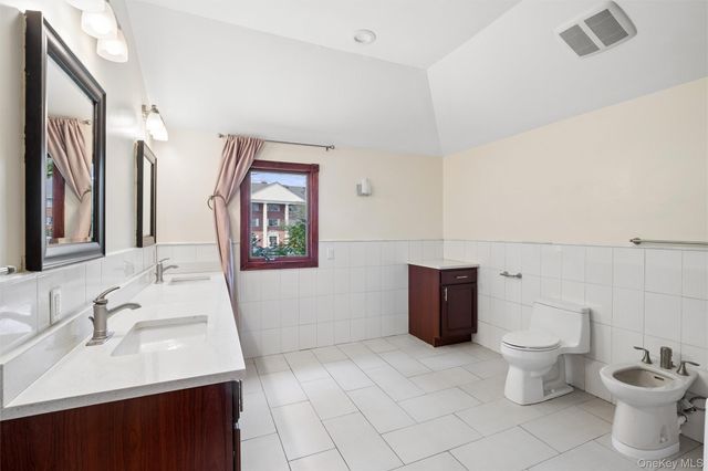 300 Ellen Place, Jericho, NY 11753