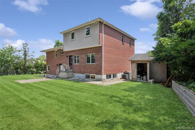 300 Ellen Place, Jericho, NY 11753