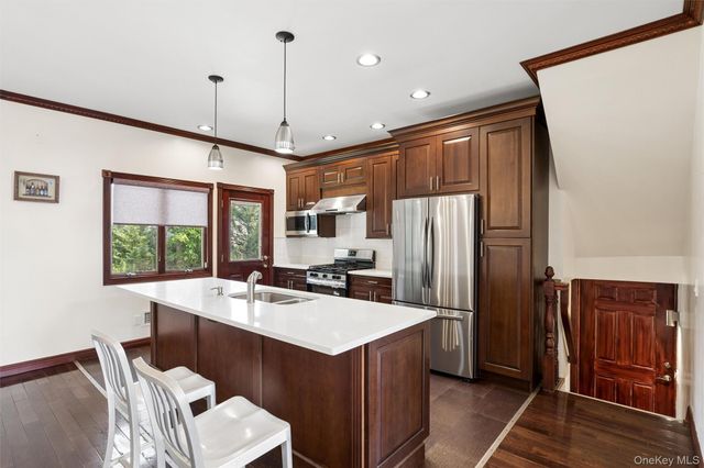 300 Ellen Place, Jericho, NY 11753