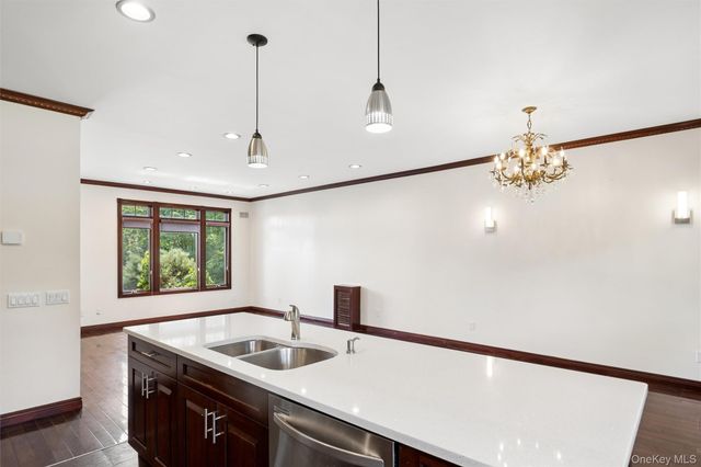 300 Ellen Place, Jericho, NY 11753