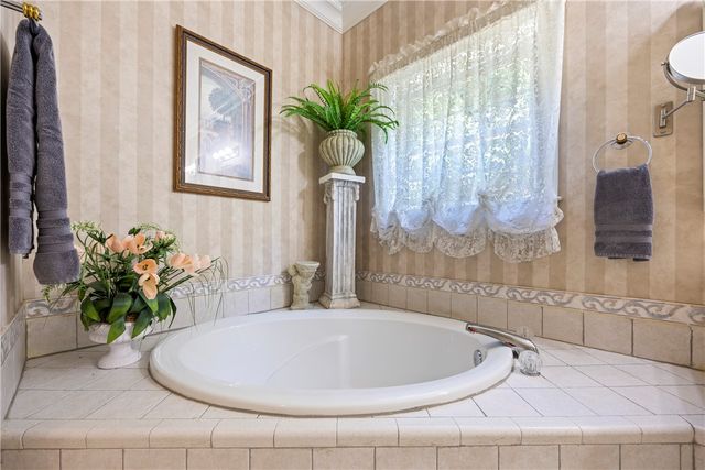 63 Lake Point Lane, Hartwell, GA 30643