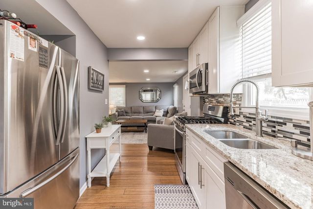 215 W GLOUCESTER PIKE, Barrington, NJ 08007