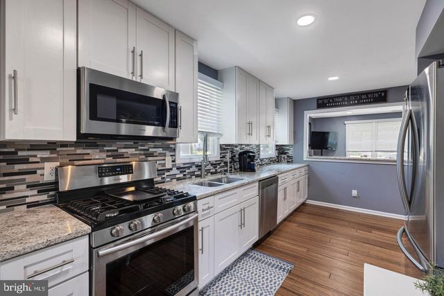 215 W GLOUCESTER PIKE, Barrington, NJ 08007
