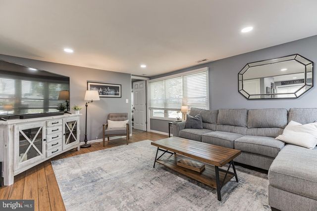 215 W GLOUCESTER PIKE, Barrington, NJ 08007