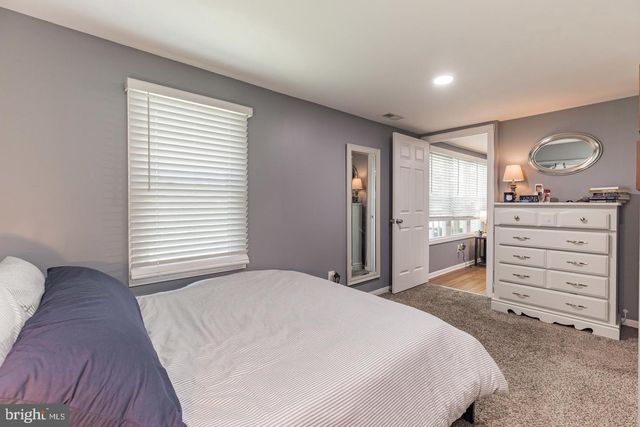 215 W GLOUCESTER PIKE, Barrington, NJ 08007
