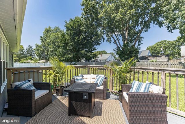 215 W GLOUCESTER PIKE, Barrington, NJ 08007
