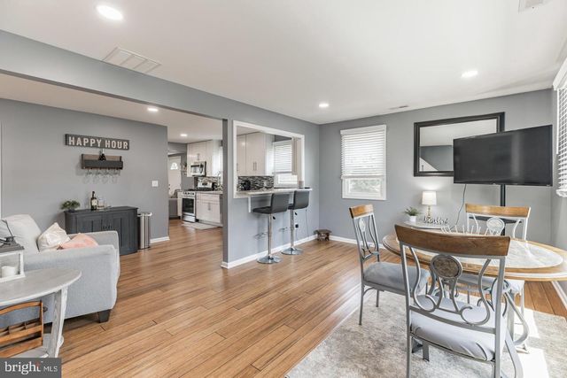 215 W GLOUCESTER PIKE, Barrington, NJ 08007