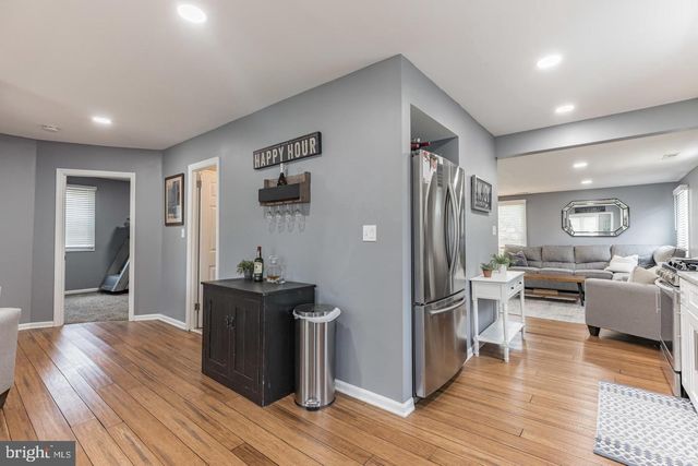 215 W GLOUCESTER PIKE, Barrington, NJ 08007