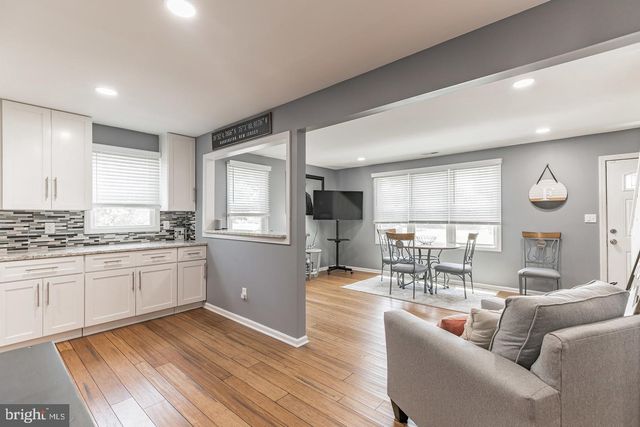 215 W GLOUCESTER PIKE, Barrington, NJ 08007