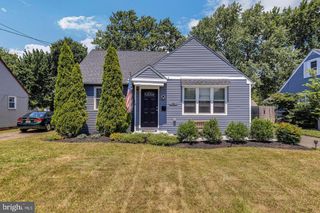 215 W GLOUCESTER PIKE, Barrington, NJ 08007