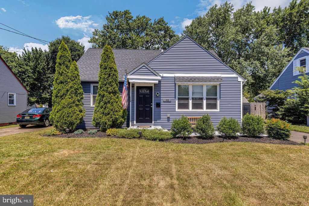 215 W GLOUCESTER PIKE, Barrington, NJ 08007