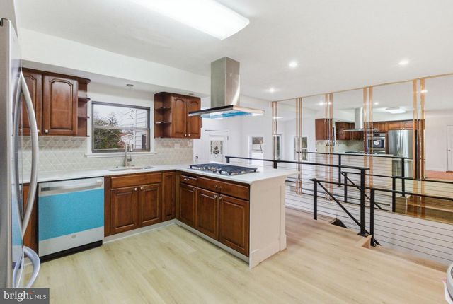 100 CARNINE, Ewing, NJ 08628