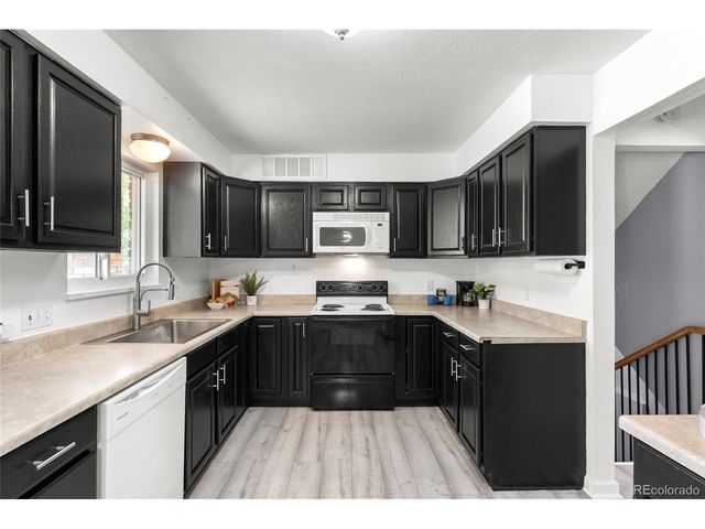 1115 E 10th Ave, Broomfield, CO 80020