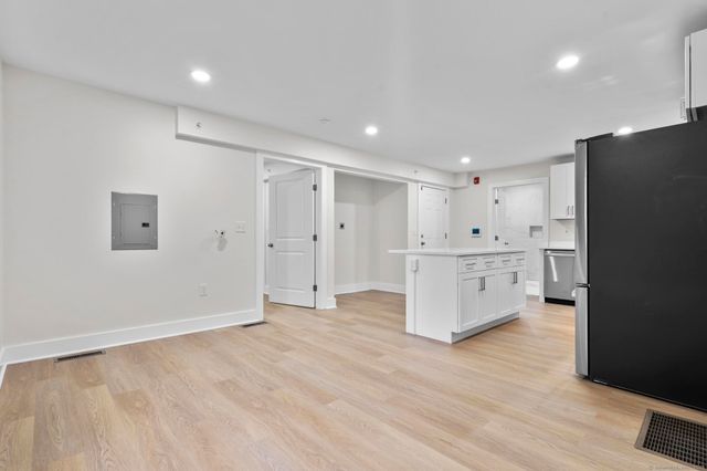 1546 Chapel Street 3, New Haven, CT 06511