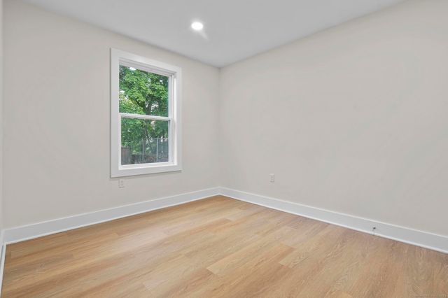 1546 Chapel Street 3, New Haven, CT 06511