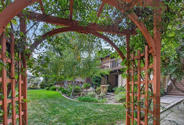 2920 Scenic Bend, Modesto, CA 95355