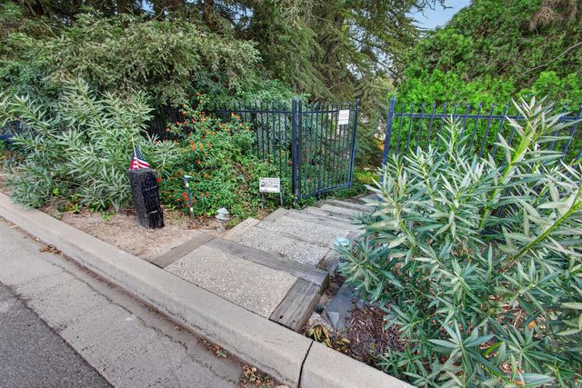 2920 Scenic Bend, Modesto, CA 95355