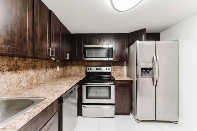 606 NW 13th Street 23, Boca Raton, FL 33486