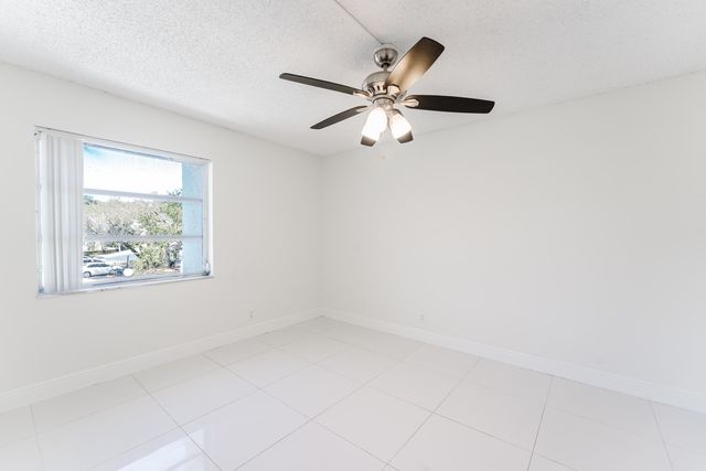 606 NW 13th Street 23, Boca Raton, FL 33486