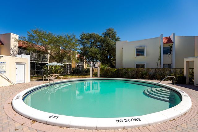 606 NW 13th Street 23, Boca Raton, FL 33486