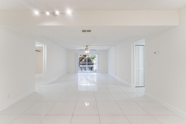 606 NW 13th Street 23, Boca Raton, FL 33486