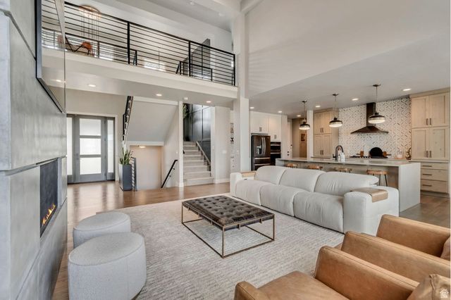 8017 S RED BARON LN, West Jordan, UT 84081