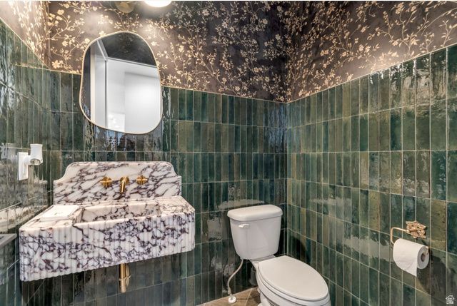 8017 S RED BARON LN, West Jordan, UT 84081