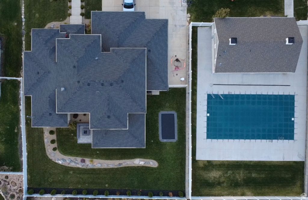 Image 18 of property listing at 8017 S RED BARON LN, West Jordan, UT 84081
