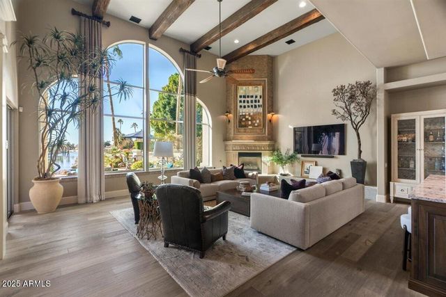 1519 E TREASURE COVE Drive, Gilbert, AZ 85234