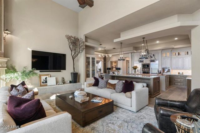 1519 E TREASURE COVE Drive, Gilbert, AZ 85234