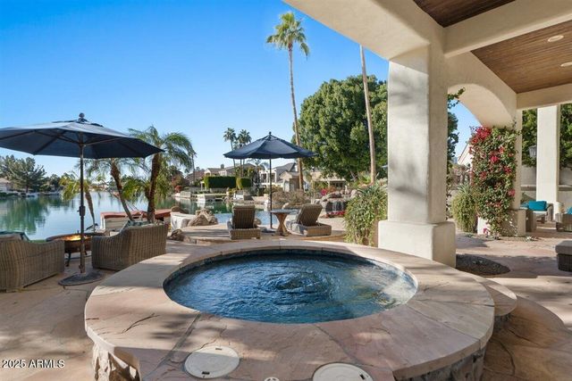 1519 E TREASURE COVE Drive, Gilbert, AZ 85234